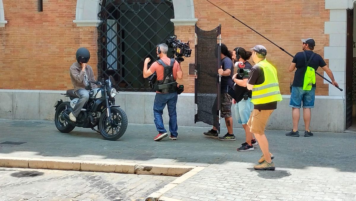 Rodaje de la serie 'Berlín', de Netflix, en la calle Cuna de Sevilla