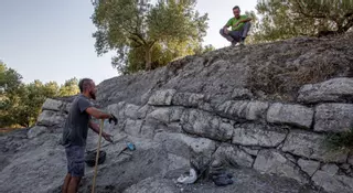 Descubierto un relieve fálico en el recinto de El Higuerón de Nueva Carteya