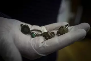 El misterio de los anillos de los obispos santos: “Son de plata con una fina capa de oro”