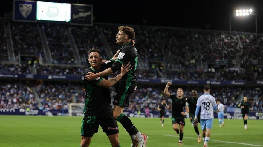El Córdoba CF supera en todo al Málaga, salvo en el marcador