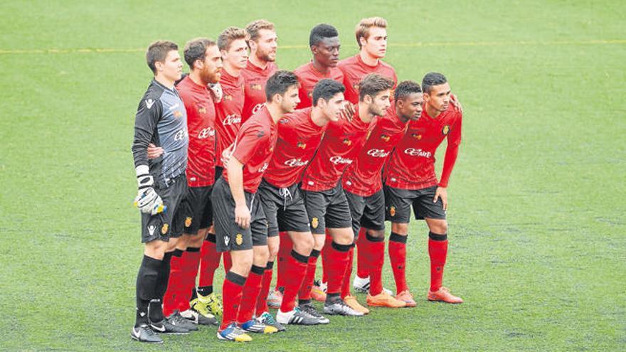 Plantilla del Mallorca B que ganó al Sant Rafel 0-2 en la jornada 26 del campeonato liguero.