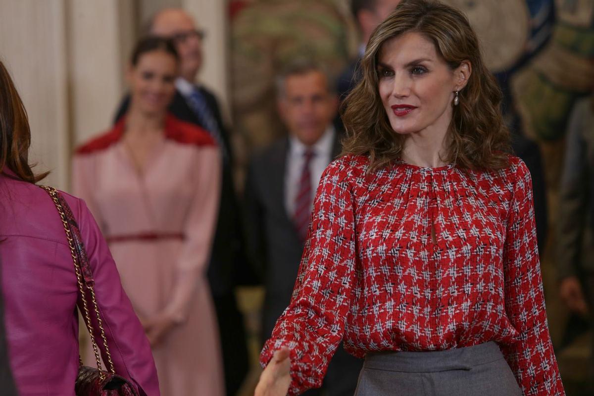 Letizia Ortiz con blusa de Carolina Herrera en la Zarzuela