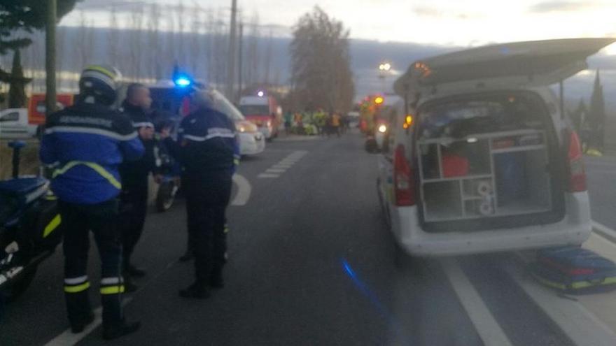 Al menos tres muertos en el choque de un tren con un autobús escolar en Perpiñán
