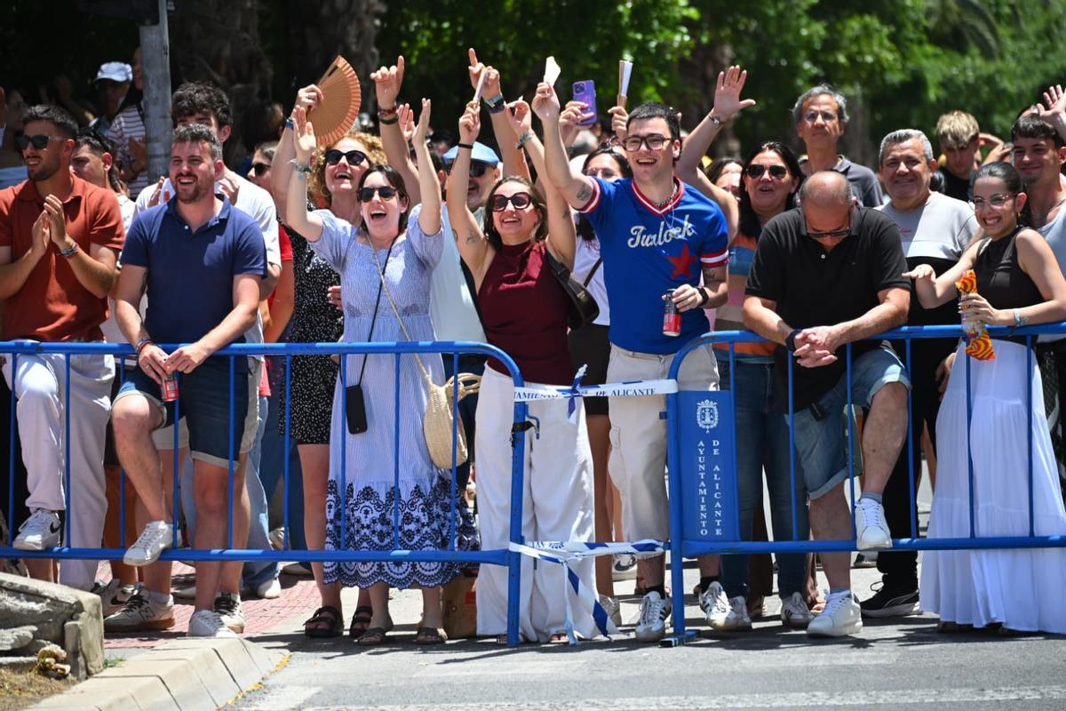 La última mascletà antes del inicio de las Hogueras, en imágenes
