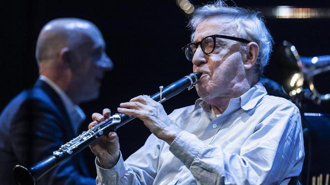 Woody Allen inaugura la edición 55 del Voll-Damm Festival de Jazz de Barcelona en el teatro Tívoli