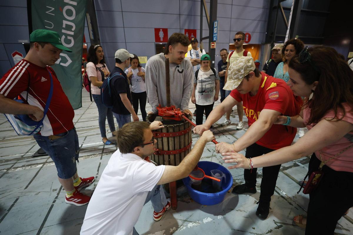 Los más pequeños disfrutan de un anticipo de la feria de San Antonio en Gijón (en imágenes) Los más pequeños disfrutan de un anticipo de la feria de San Antonio en Gijón (en imágenes)