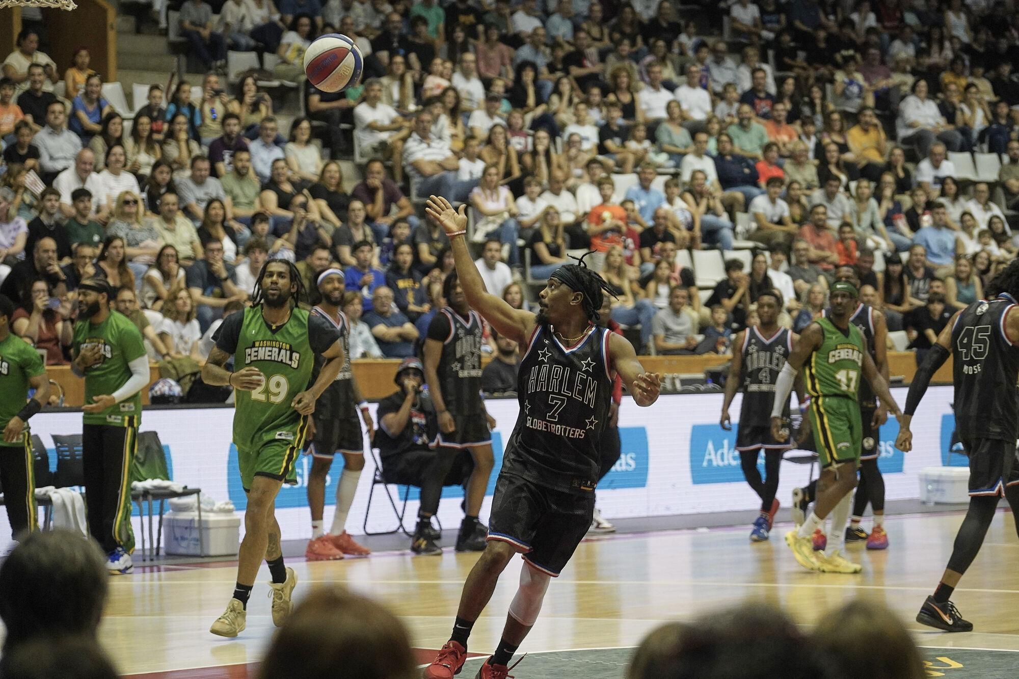 Girona. Fontajau partit dels Harlem Globetrotters