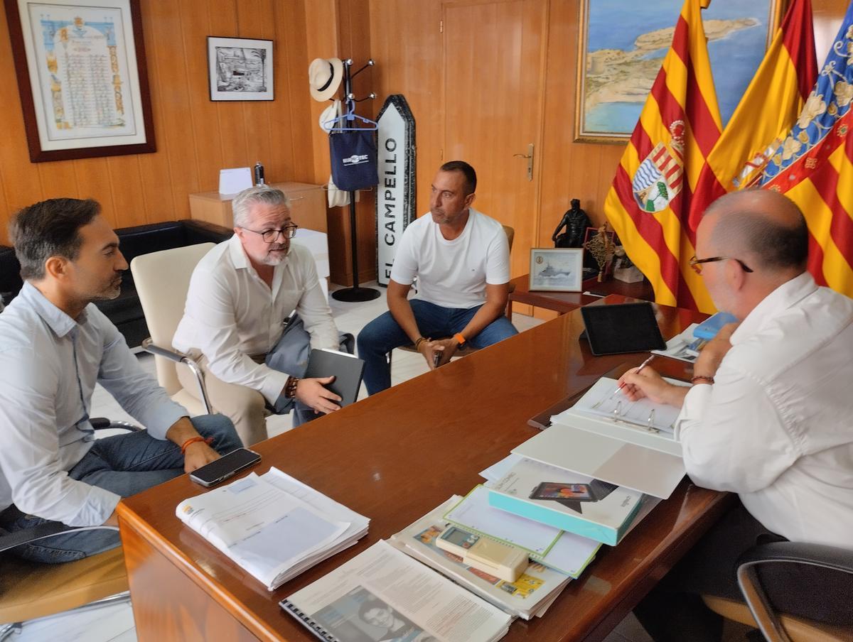 Reunión con el alcalde de El Campello para gestionar la Bandera Verde