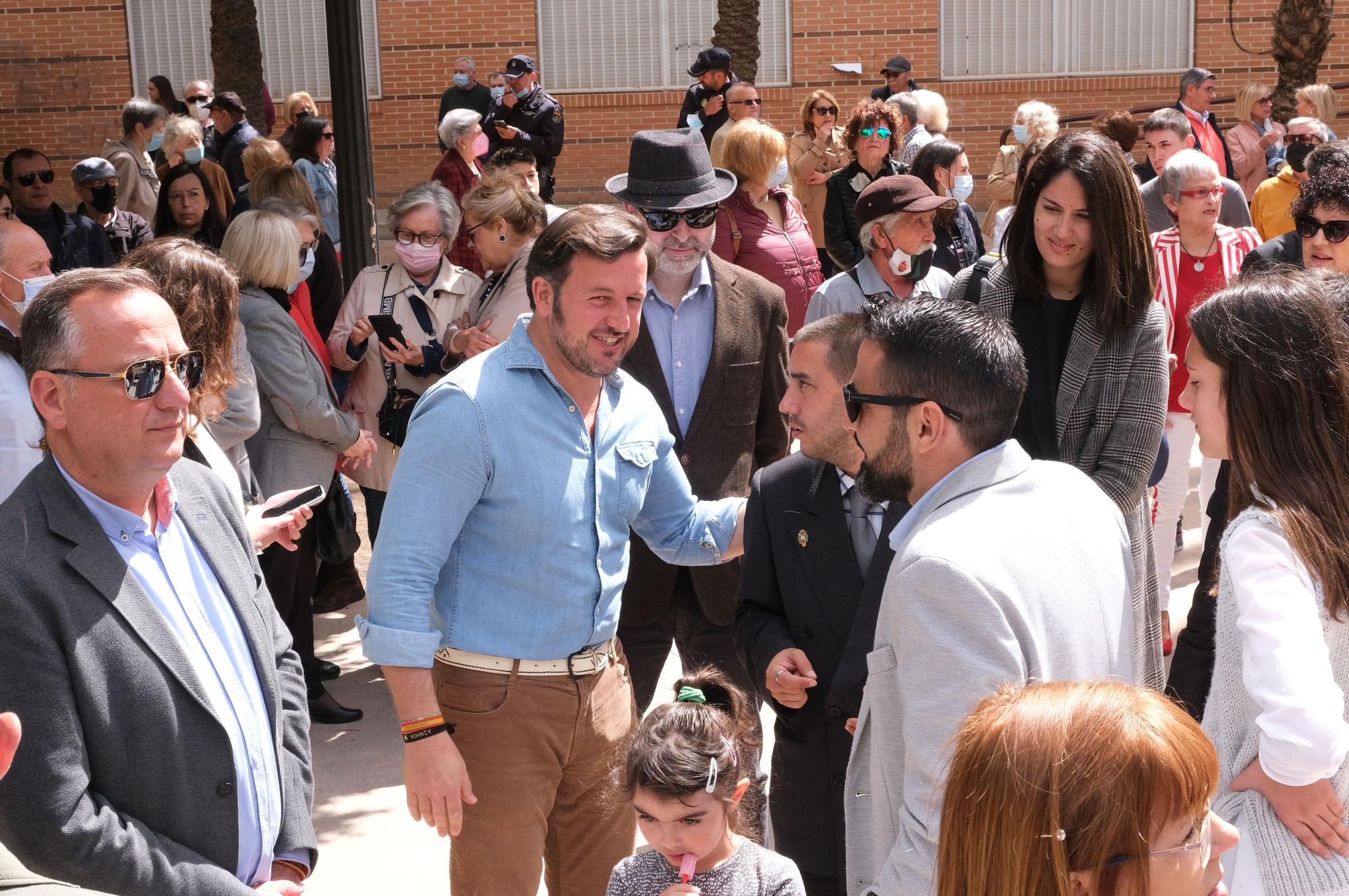 Manifestación en defensa de la cruz de Germanías en Elche