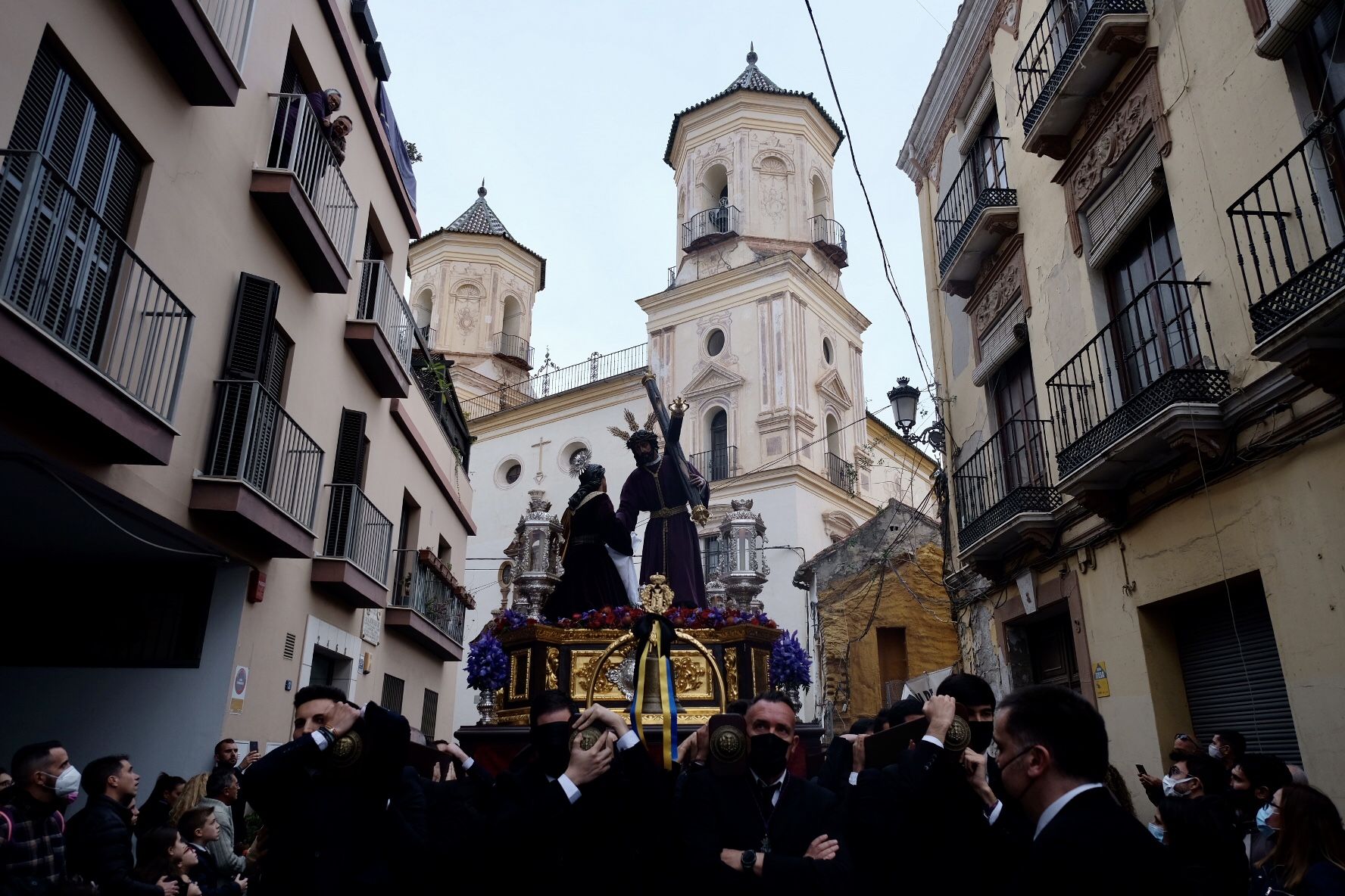 El Nazareno de la Salutación y Santa Mujer Verónica, la IX Estación de este Vía Crucis