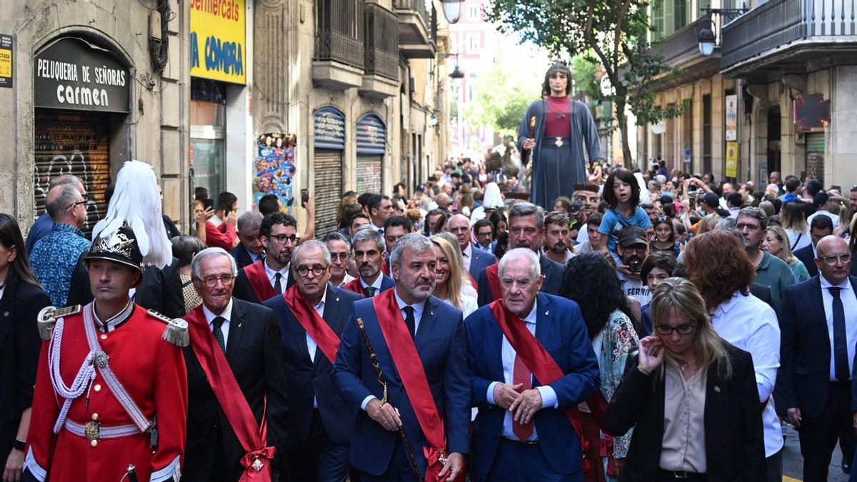 Collboni asiste a la misa de la Mercè