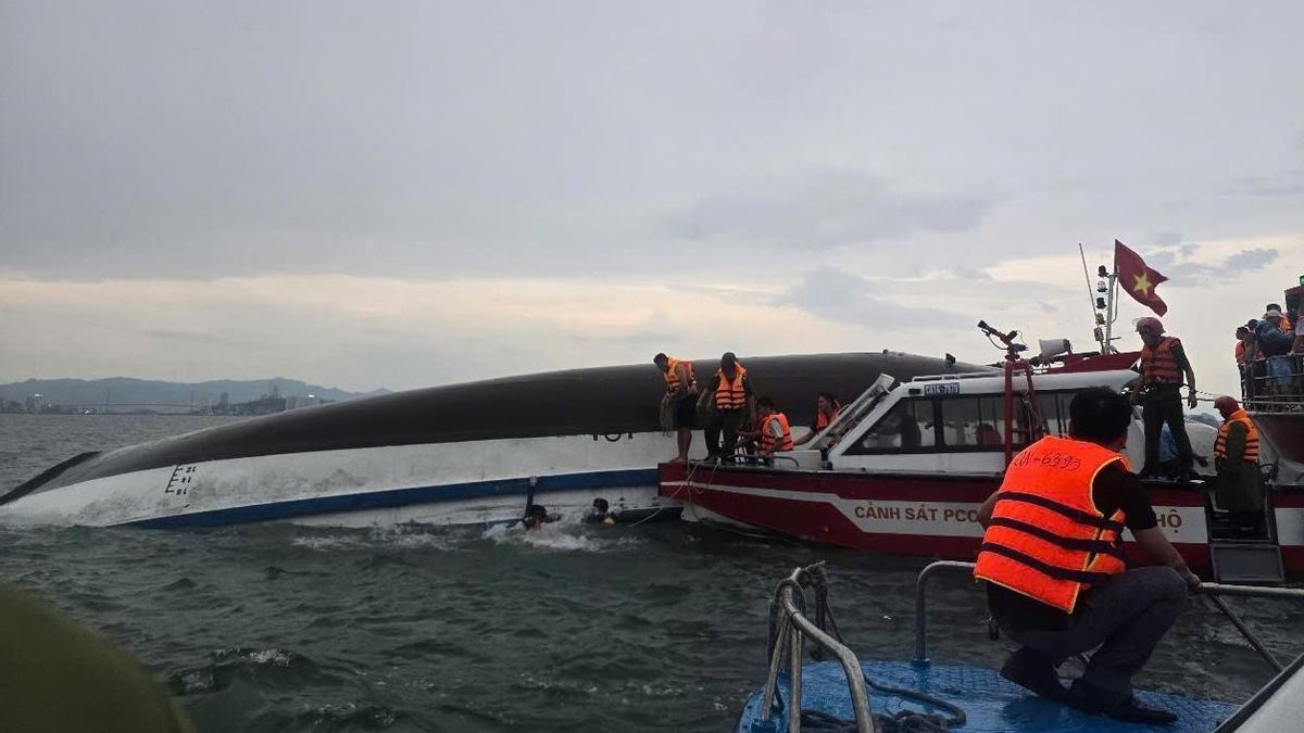 Vuelco de una embarcación con turistas en la bahía de Ha Long, en Viernam