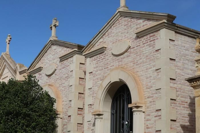 Día de Todos los Santos en el cementerio de Lorca