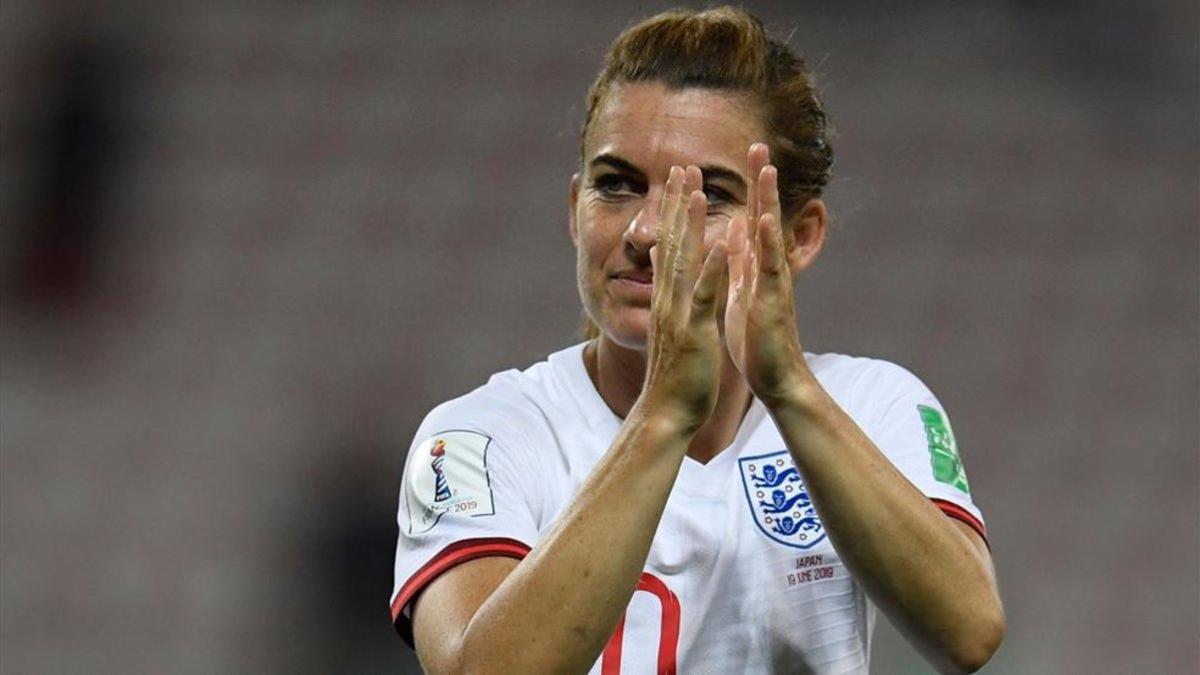 xortunoengland s midfielder karen carney celebrates after190705182630