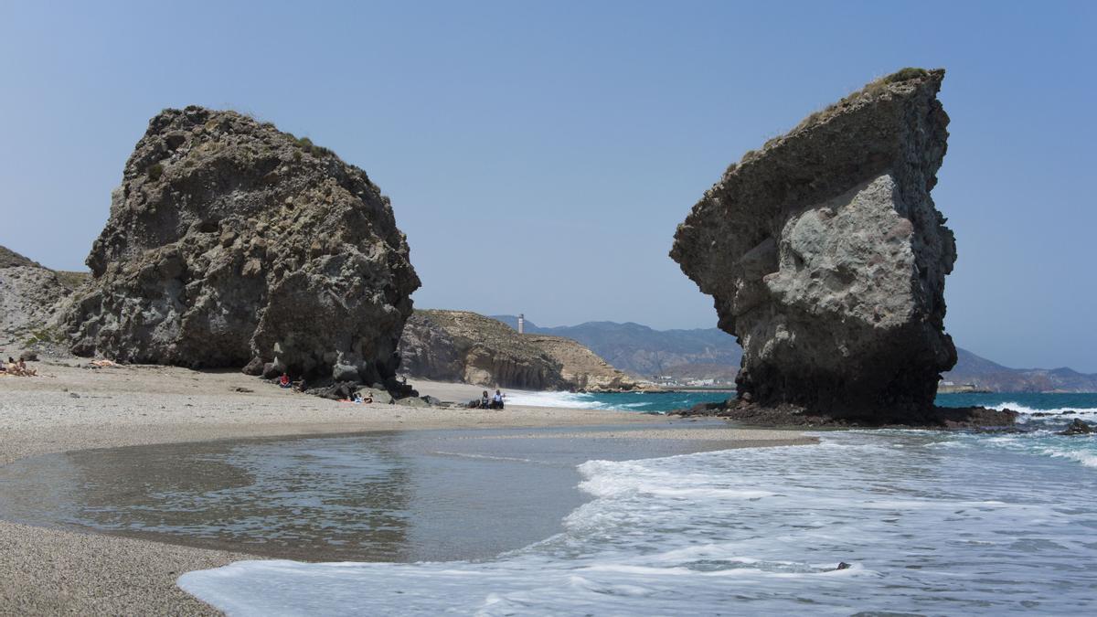 Las aguas transparentes de Cabo de Gata son ideales para sumergirse y descubrir las profundidades marinas practicando submarinismo y buceo.