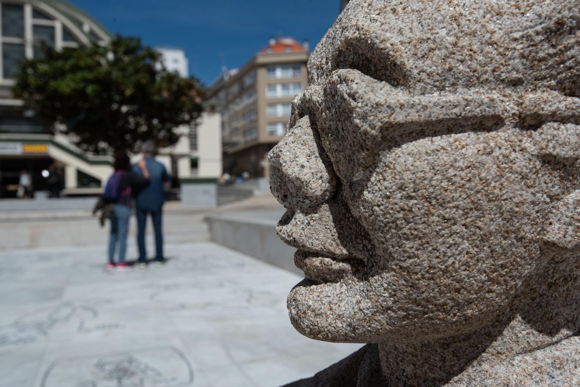 La escultura de Castelao se queda sin nariz