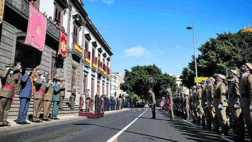 Llegada del jefe del Estado Mayor del Ejército de Tierra.  | | CARSTEN W. LAURITSEN