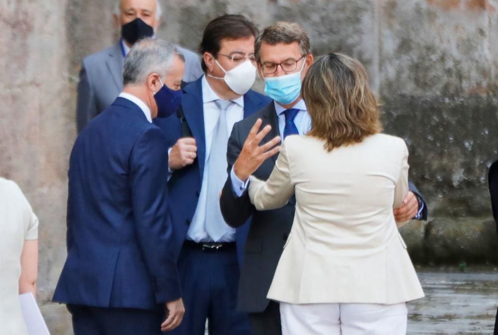 El presidente gallego reclama mayor coordinación para superar la "situación confusa" actual.