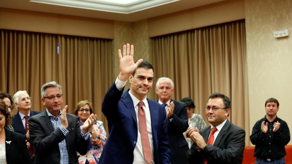 Pedro Sánchez, este miércoles en el Congreso, durante su reunión con los parlamentarios socialistas.