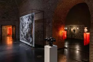 'Las verbenas desiertas': los fantasmas invaden el sótano en la nueva exposición de Condeduque