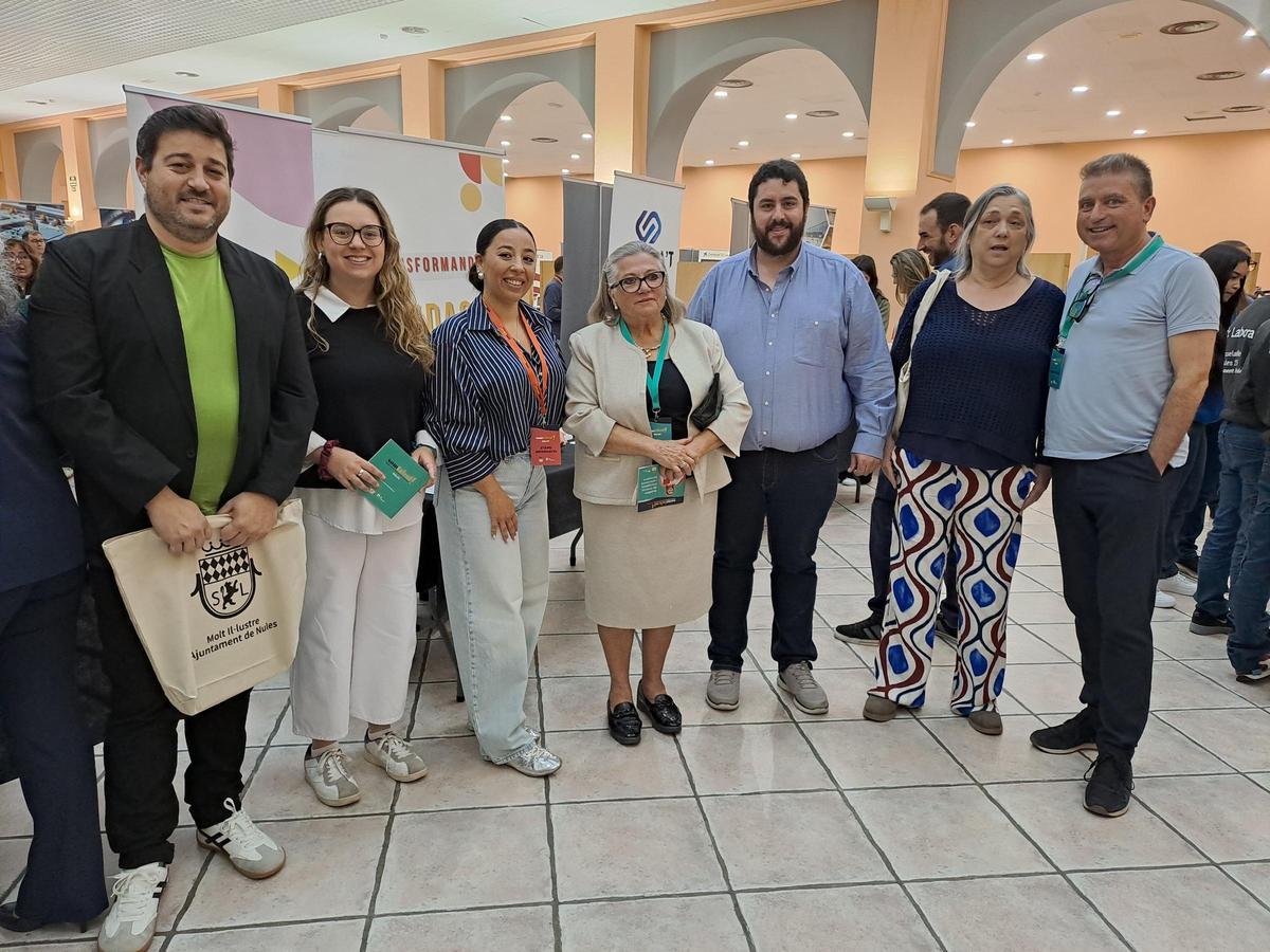 El alcalde de Nules y la presidenta de la Cámara de Comercio de Castellón, entre otros, han acudido al Local Multifuncional de Nules.
