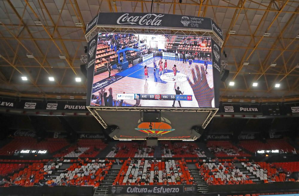 Pantallas gigantes en la Fonteta