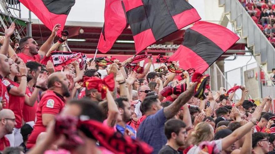 Aspecto de la Grada Lluís Sitjar durante un partido de la pasada temporada.