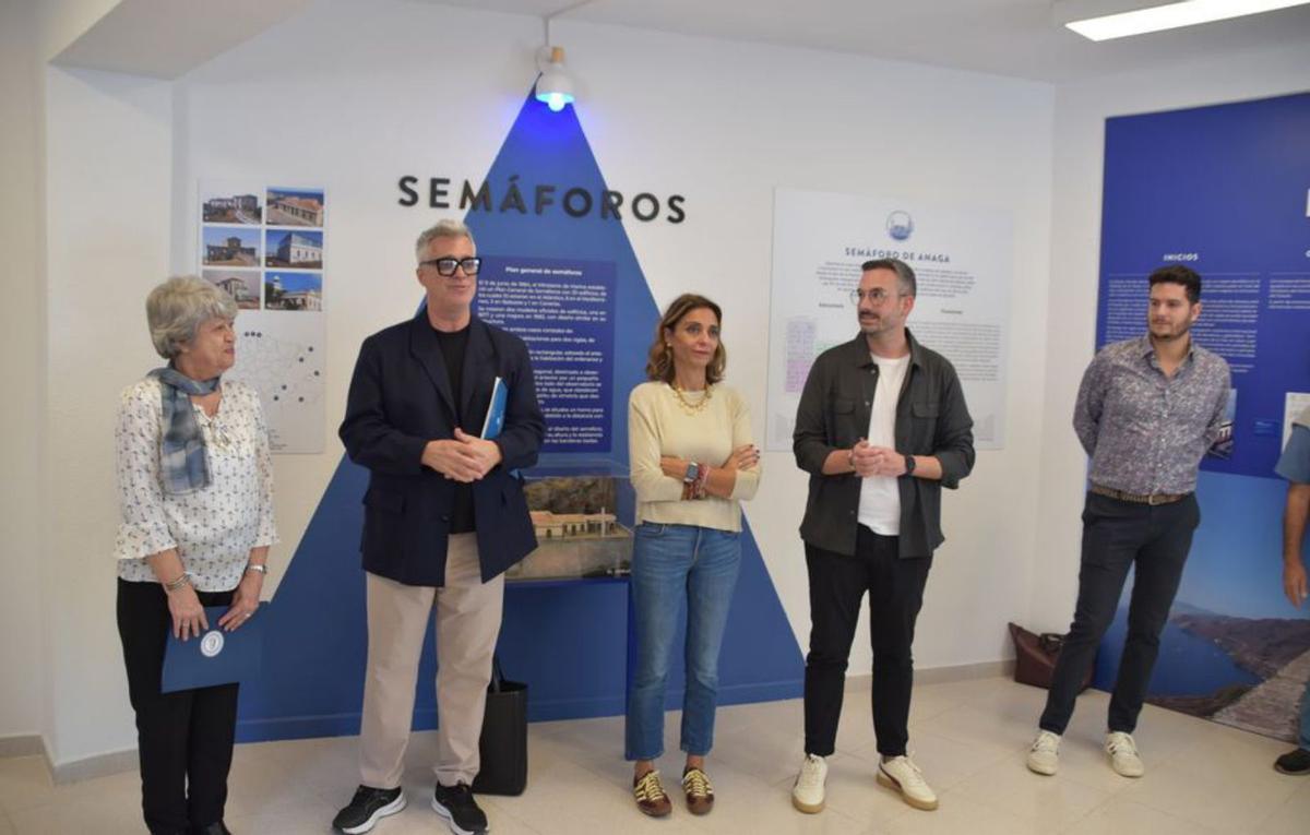 Un momento del acto inaugural de ayer en el colegio de Igueste.  | EL DÍA