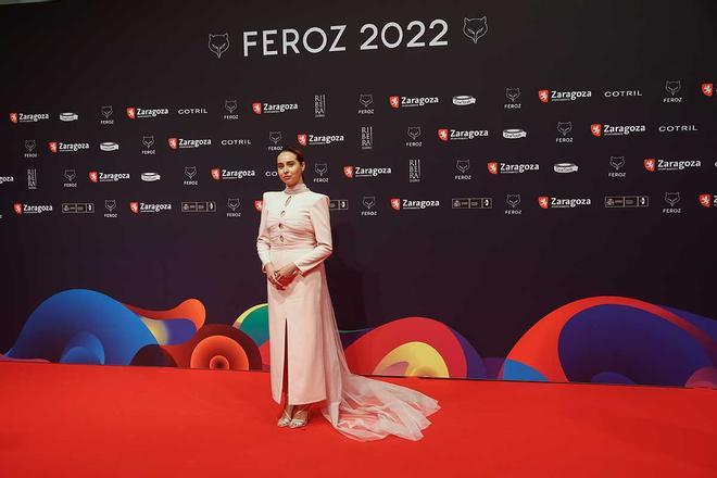 Paula Usero, con vestido rosa en los Premios Feroz 2022