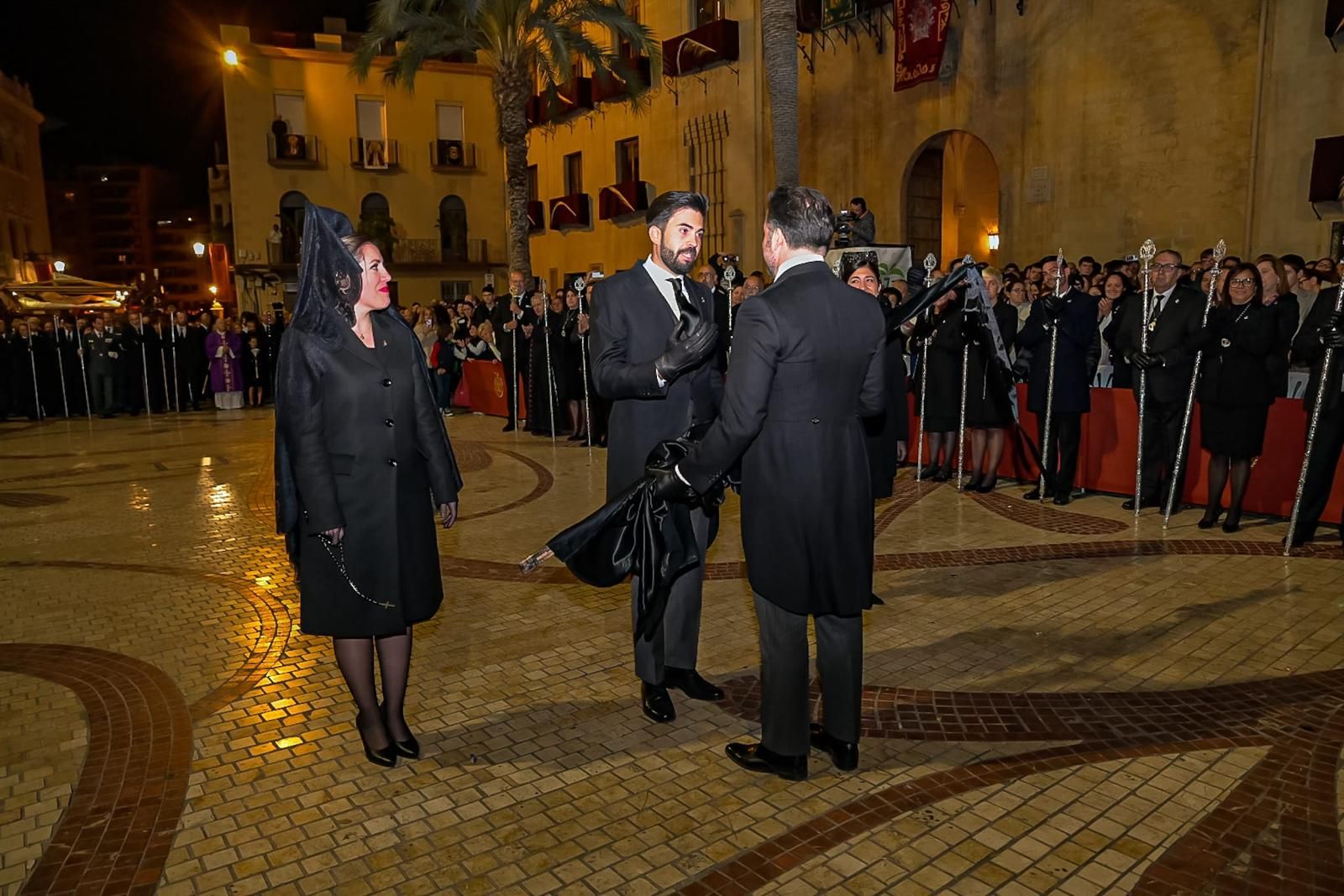 Viernes Santo en Elche: Así ha sido la "Trencà del Guió"