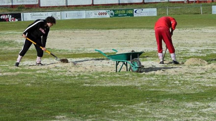 El club ha trabajado en la última semana para dejar el campo en las mejores condiciones. // Bernabé