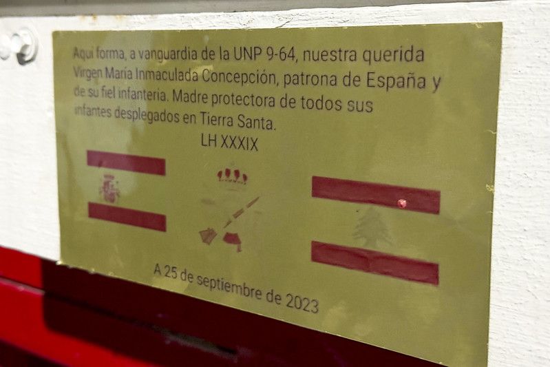 La ministra Robles visita a los soldados de la Brigada X en Líbano