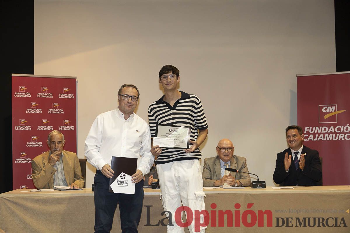 Entrega de los premios de la Fundación Robles Chillida a estudiantes caravaqueños