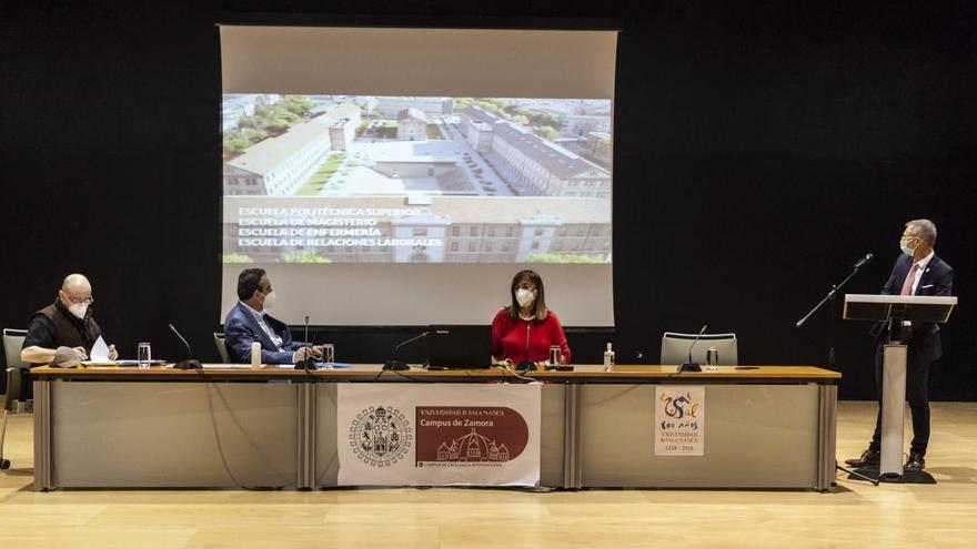 Ricardo Rivero durante el acto celebrado en el Campus Viriato de Zamora de la Universidad de Salamanca.