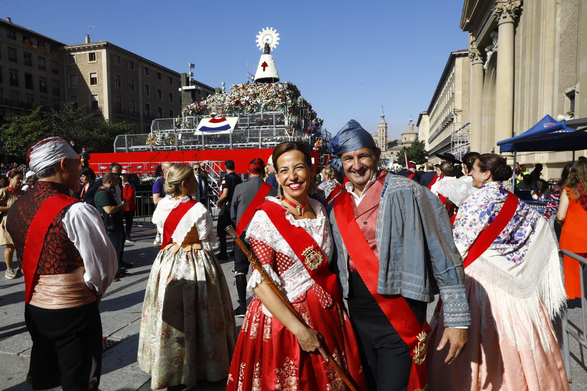 En imágenes | La Ofrenda de Flores a la Virgen del Pilar 2023 (I)