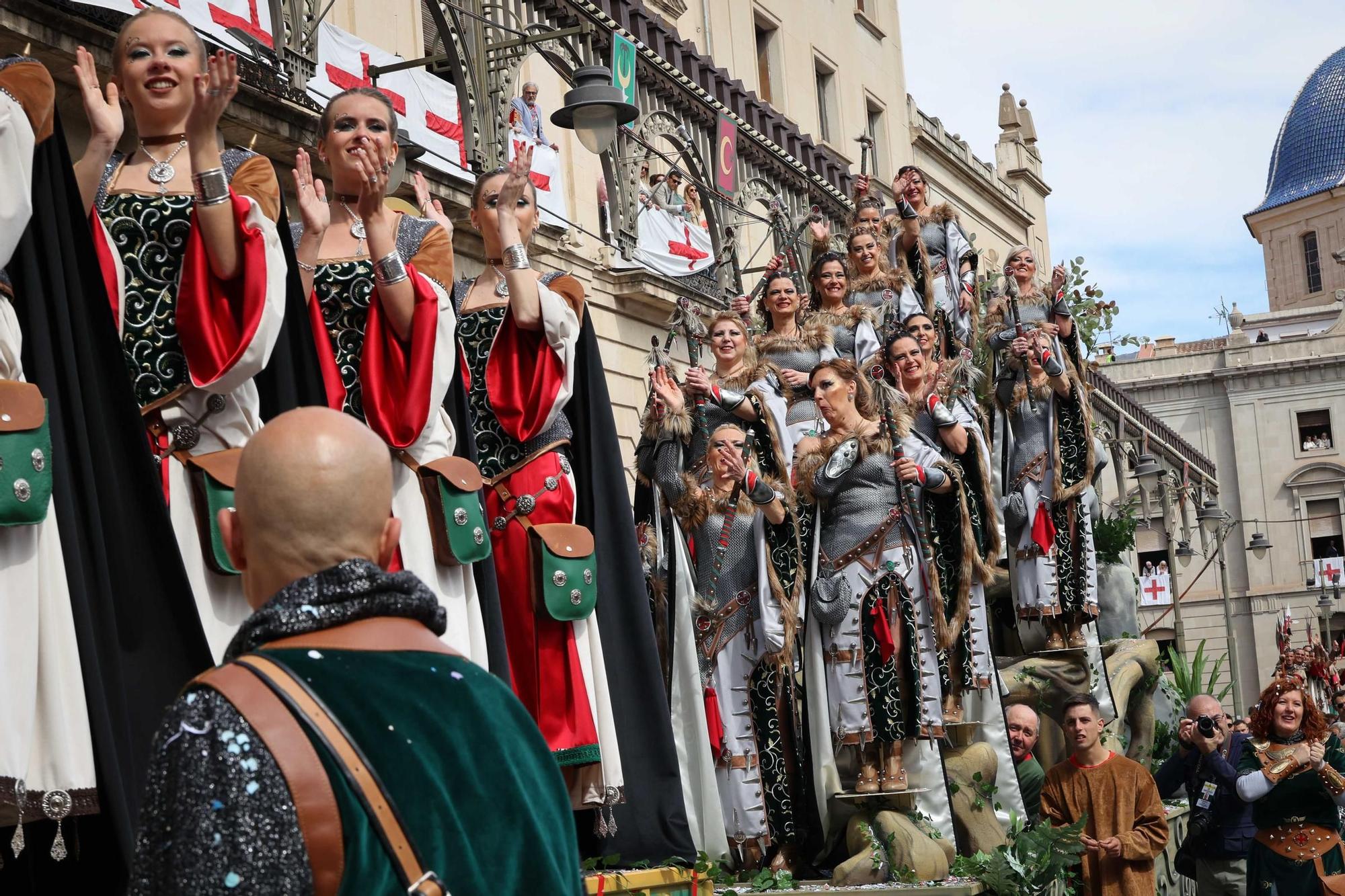 Gran afluencia de público en la Entrada Cristiana de Alcoy