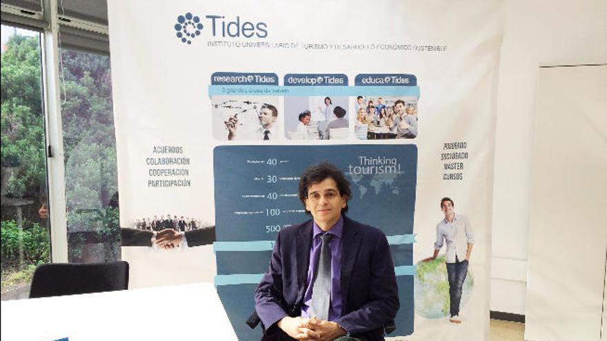 Carmelo León, director del Instituto Universitario TIDES.