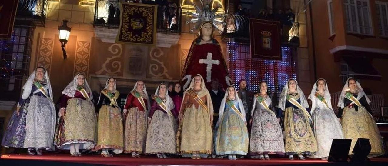 Imagen de archivo de las falleras mayores de Benicarló 2019 en la ofrenda floral de las celebraciones josefinas.