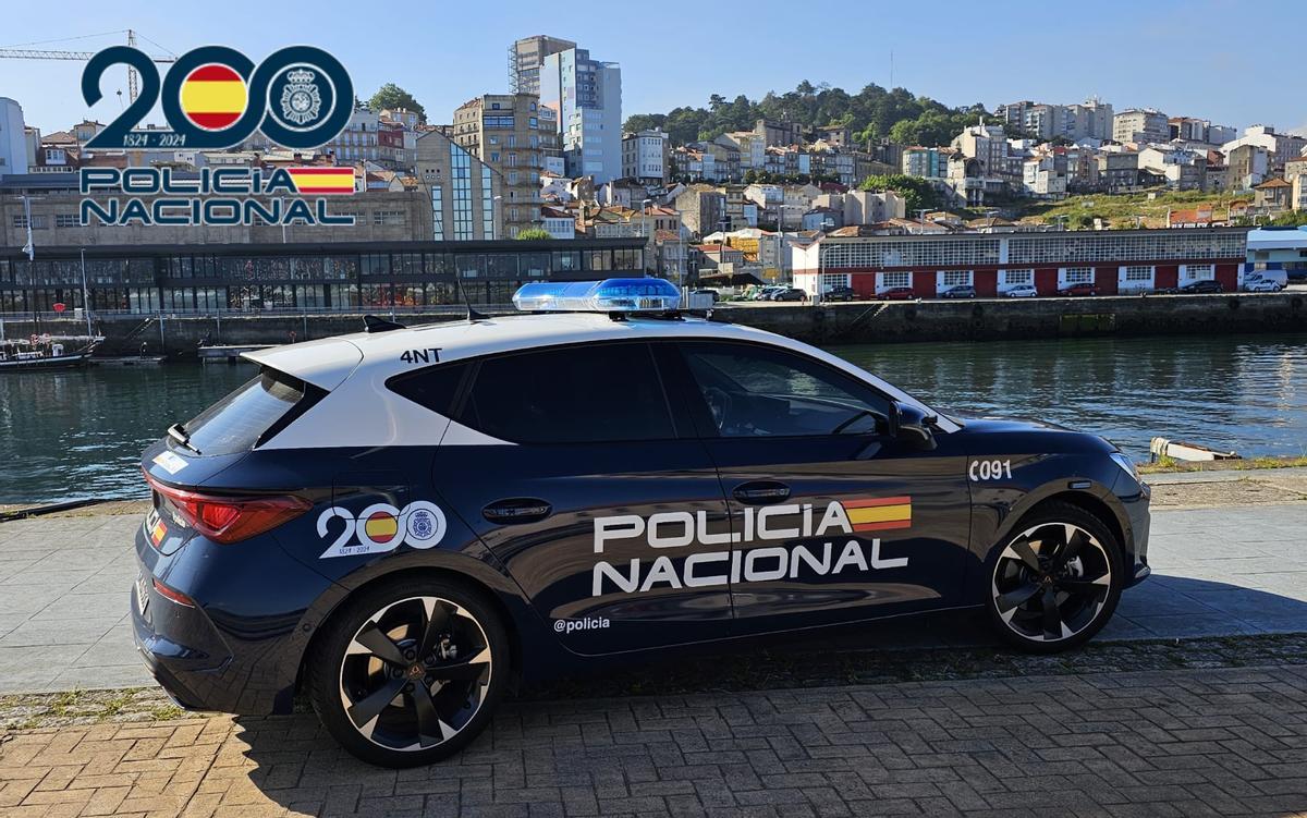 Vehículo de la Policía Nacional de Vigo en una imagen de archivo.