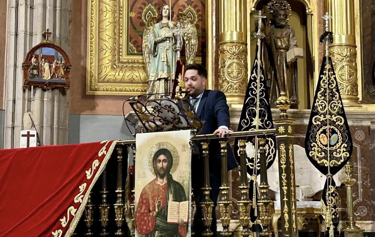 Víctor Manuel García Vivas durante su pregón en la iglesia de la Purificación.