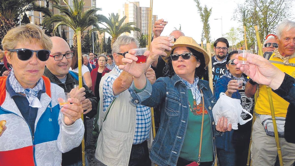 Participando activamente en la Peregrina a Santa Faz.