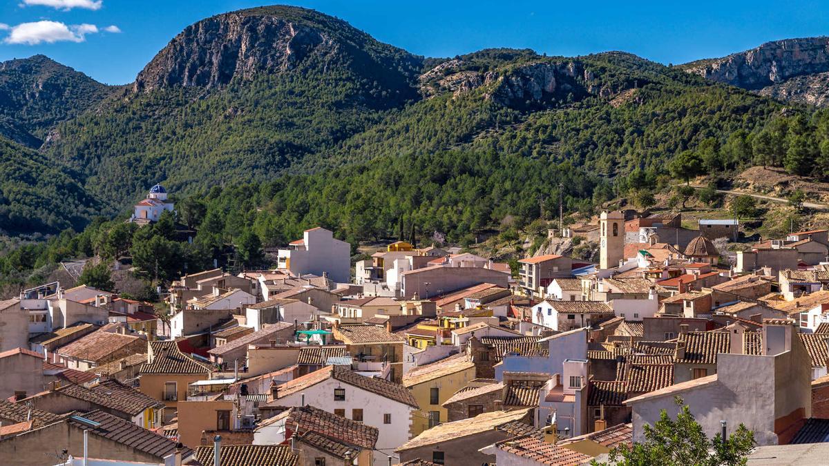 Panorámica de Fanzara, un pequeño municipio del Alto Mijares.