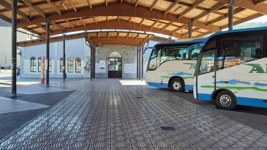 La estación de autobuses de La Felguera se pasa a la restauración