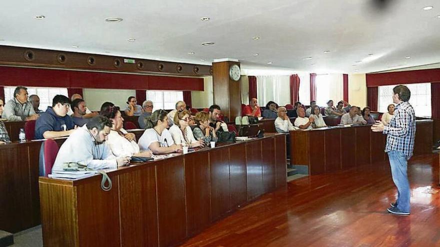 El Grupo de Acción Costeira Ría de Pontevedra, durante su reunión.