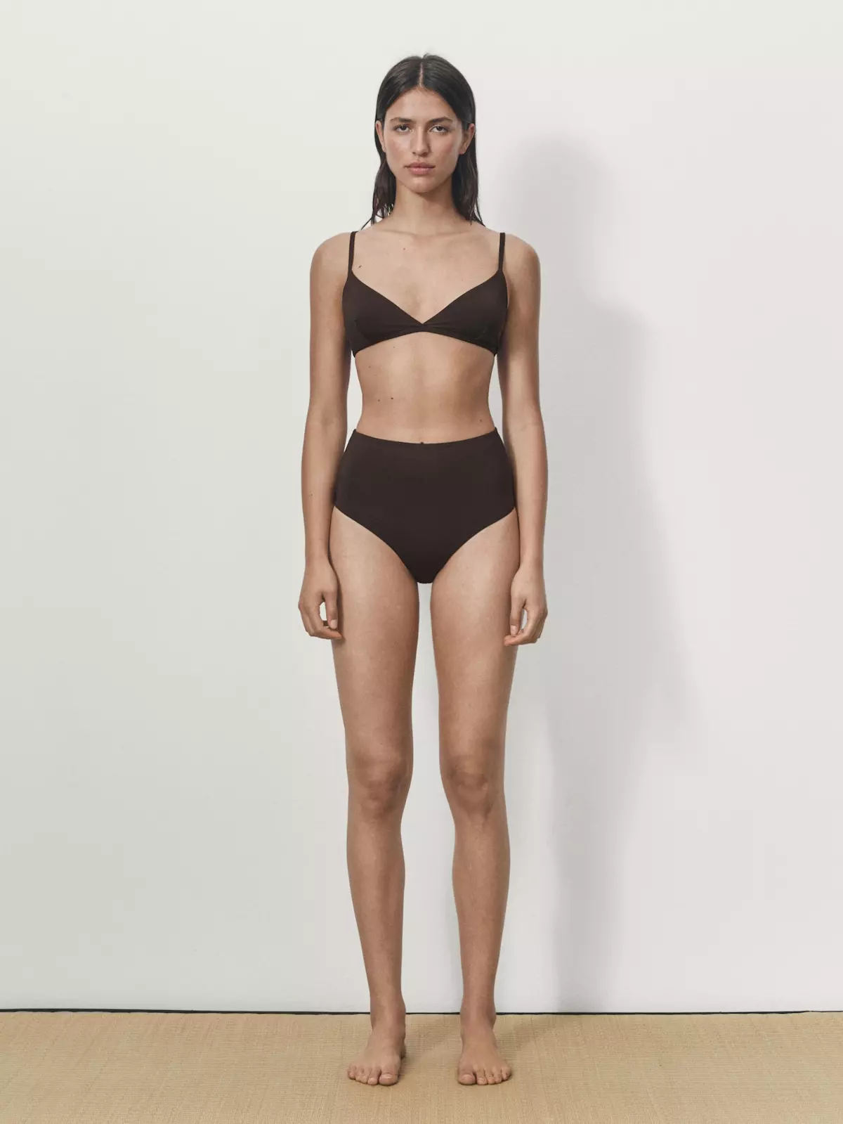 Bikini con braguita alta: un toque retro chic