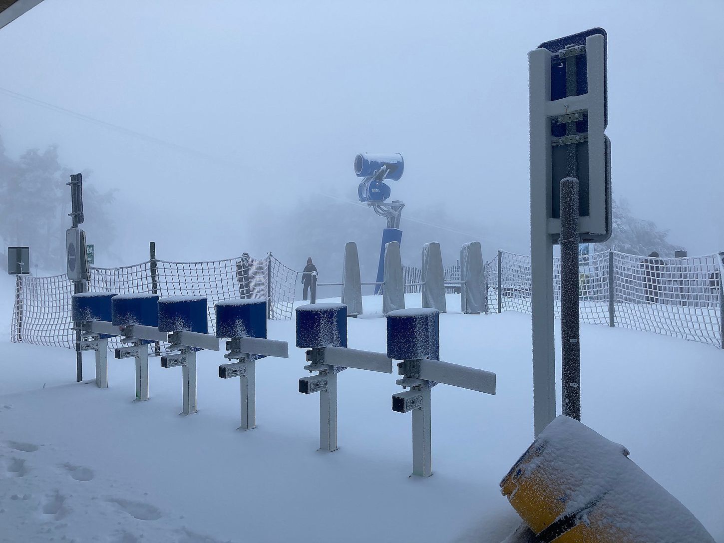 Una Navidad llena de nieve, pero huérfana de gente