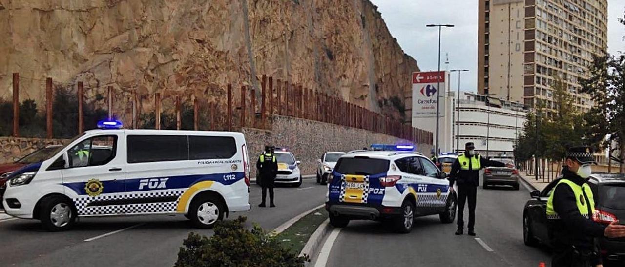 Control de la Policía Local de Alicante durante el estado de alarma.