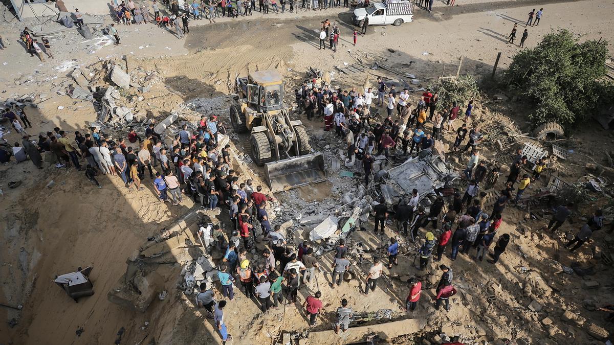 Búsqueda de supervivientes en Gaza tras los ataques de la aviación israelí