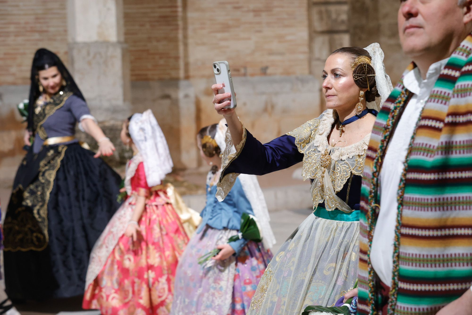 Todas las fotos de la Ofrenda del 17 de marzo por la calle San Vicente de 19:00 a 20:00 horas