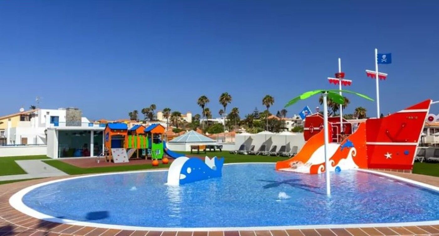 Piscina infantil del hotel Barceló Corralejo Sands, en el norte de Fuerteventura.